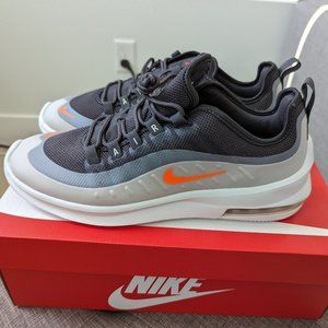 Nike NWT Air Max Axis Mens Size 10.5